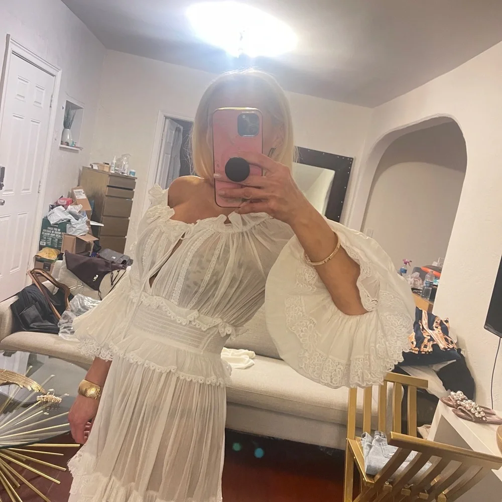 Dolce & Gabbana Elegant White Dress - Picture 3 of 6